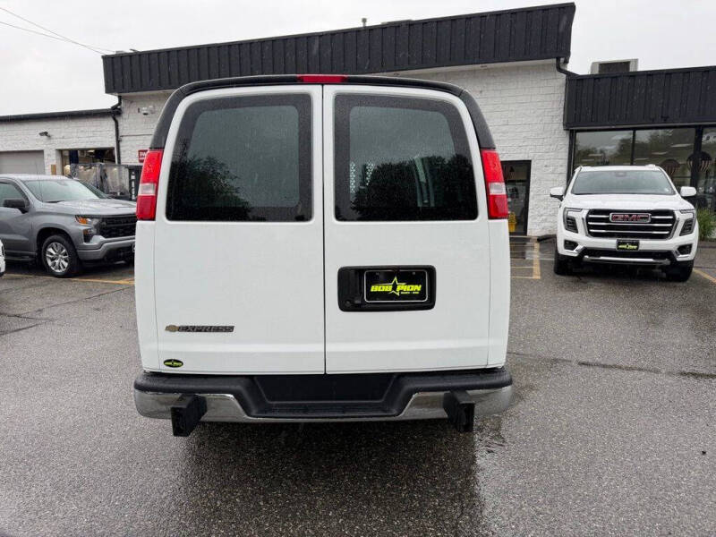 2025 Chevrolet Express 2500