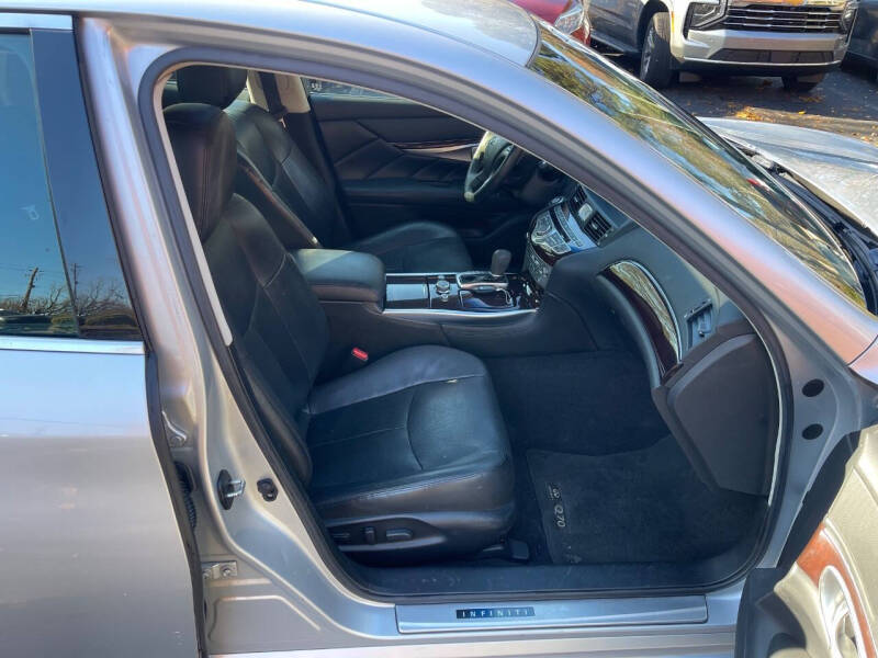 2015 Infiniti Q70 3.7