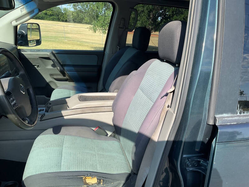 2004 Nissan Titan XE