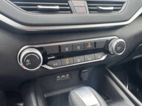 2022 Nissan Altima 2.5 SV