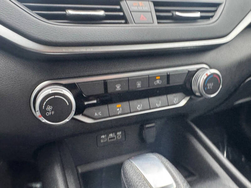 2022 Nissan Altima 2.5 SV