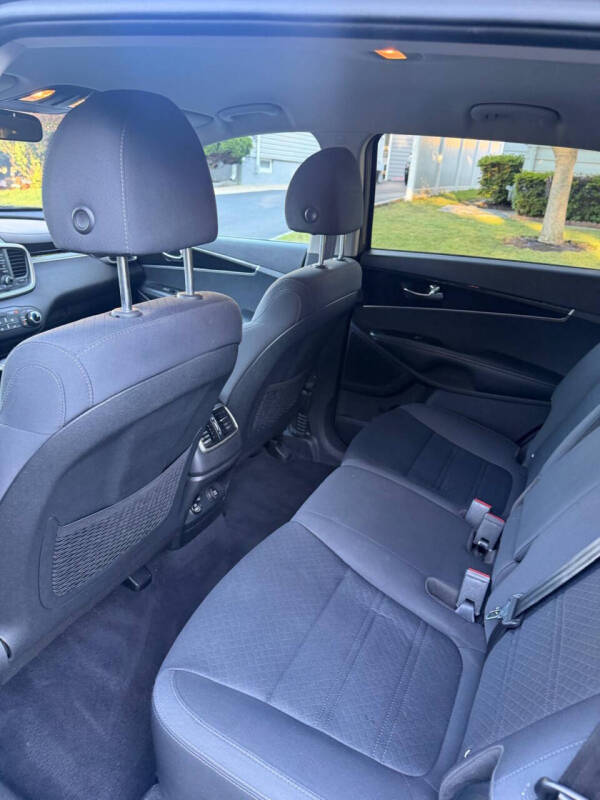2020 Kia Sorento LX V6