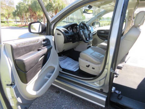 2013 Chrysler Town and Country Limited