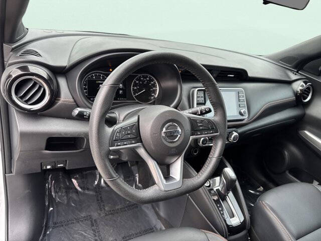 2020 Nissan Kicks SR