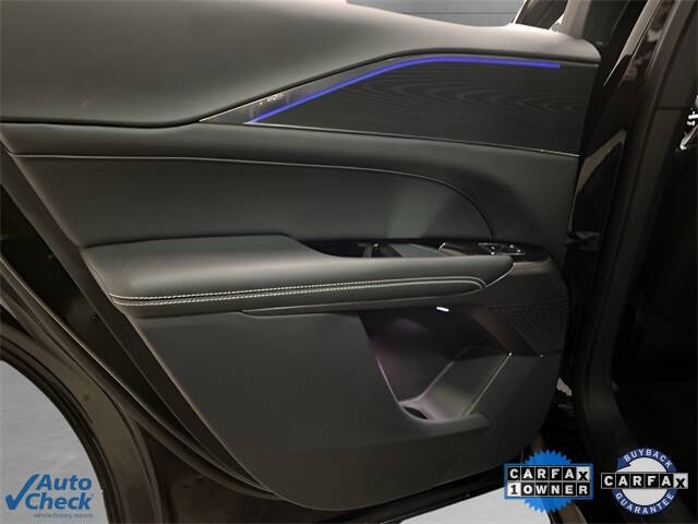 2024 Cadillac LYRIQ Luxury 1