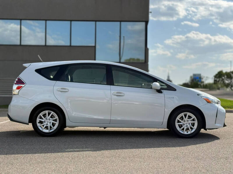 2017 Toyota Prius v