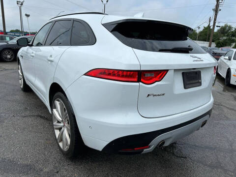 2019 Jaguar F-PACE S