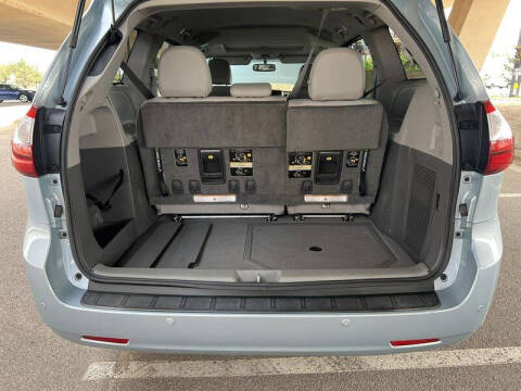 2016 Toyota Sienna