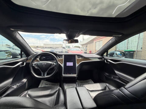 2016 Tesla Model S 70D