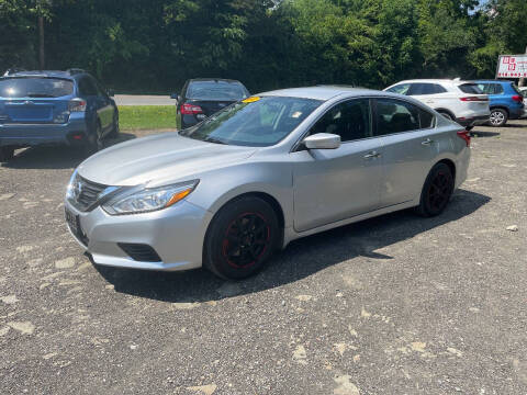 2017 Nissan Altima for sale at B & B GARAGE LLC in Catskill NY