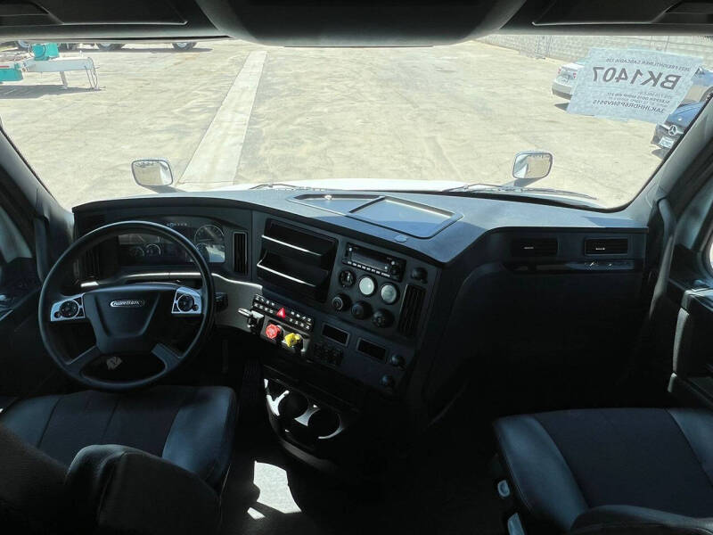 2023 Freightliner Cascadia