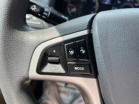 2017 Hyundai Accent SE