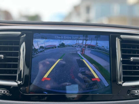 2017 Chrysler Pacifica Touring-L Plus