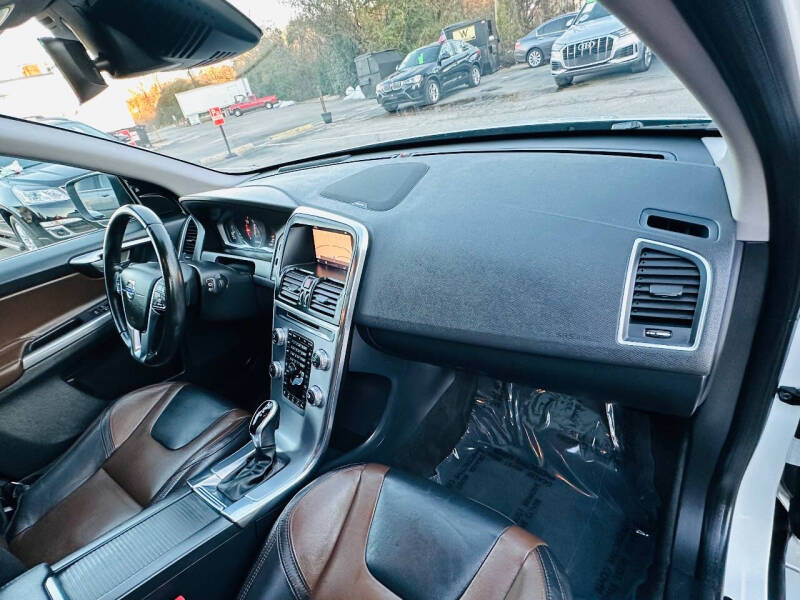 2017 Volvo XC60 T5 Dynamic