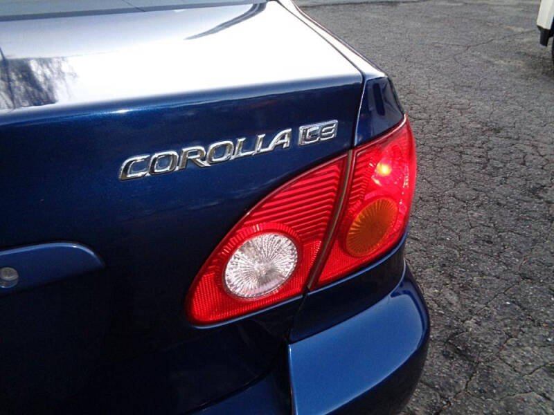 2004 Toyota Corolla LE