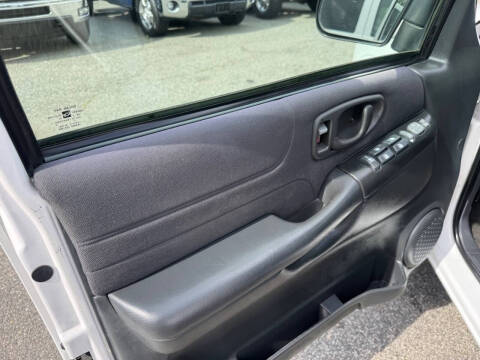 2004 Chevrolet S-10 LS
