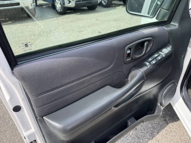 2004 Chevrolet S-10 LS