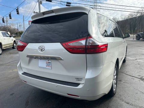 2017 Toyota Sienna