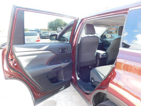 2019 Toyota Highlander LE