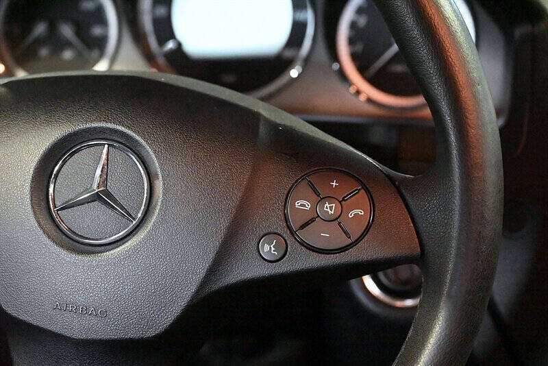 2009 Mercedes-Benz C-Class 37
