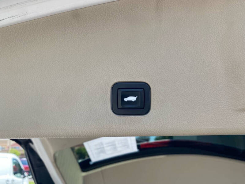 2011 Cadillac SRX Luxury Collection
