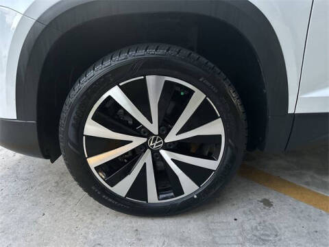 2024 Volkswagen Taos SE