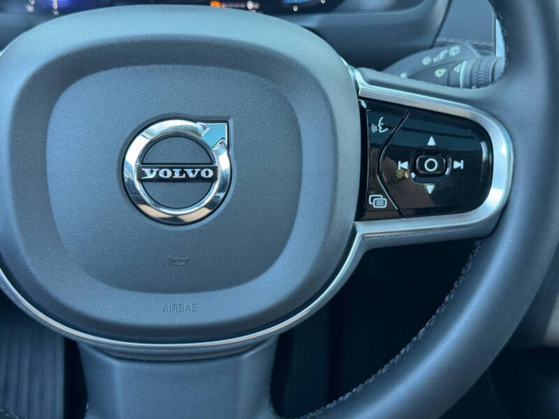 2023 Volvo XC90 Recharge T8 Ultimate Bright Theme 6P