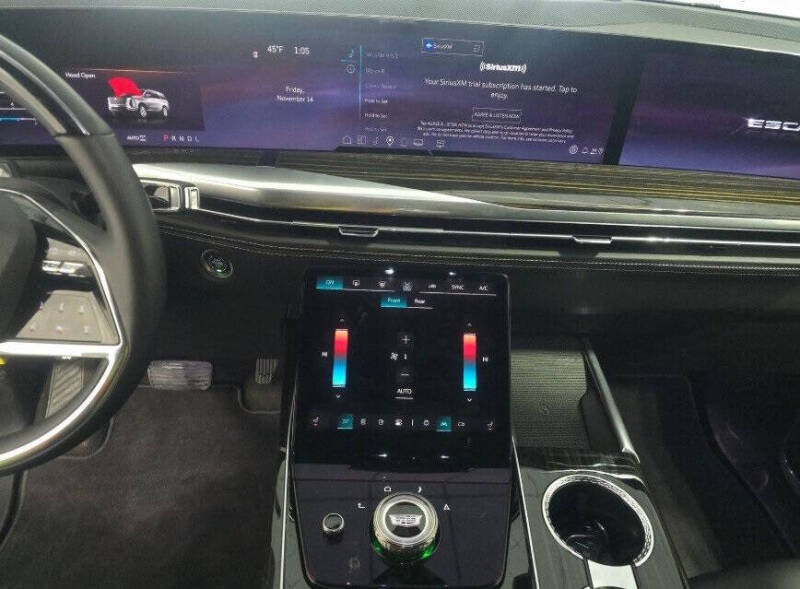 2025 Cadillac Escalade Luxury