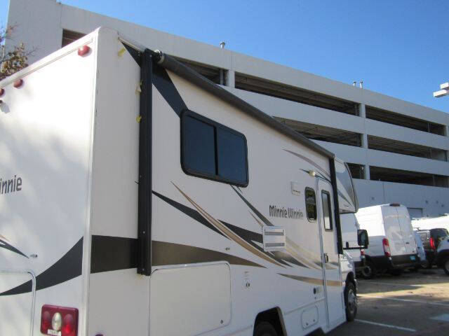 2017 Ford E-Series E-450 SD