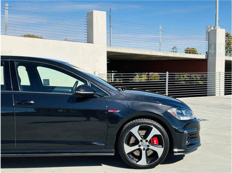 2019 Volkswagen Golf GTI SE photo 13