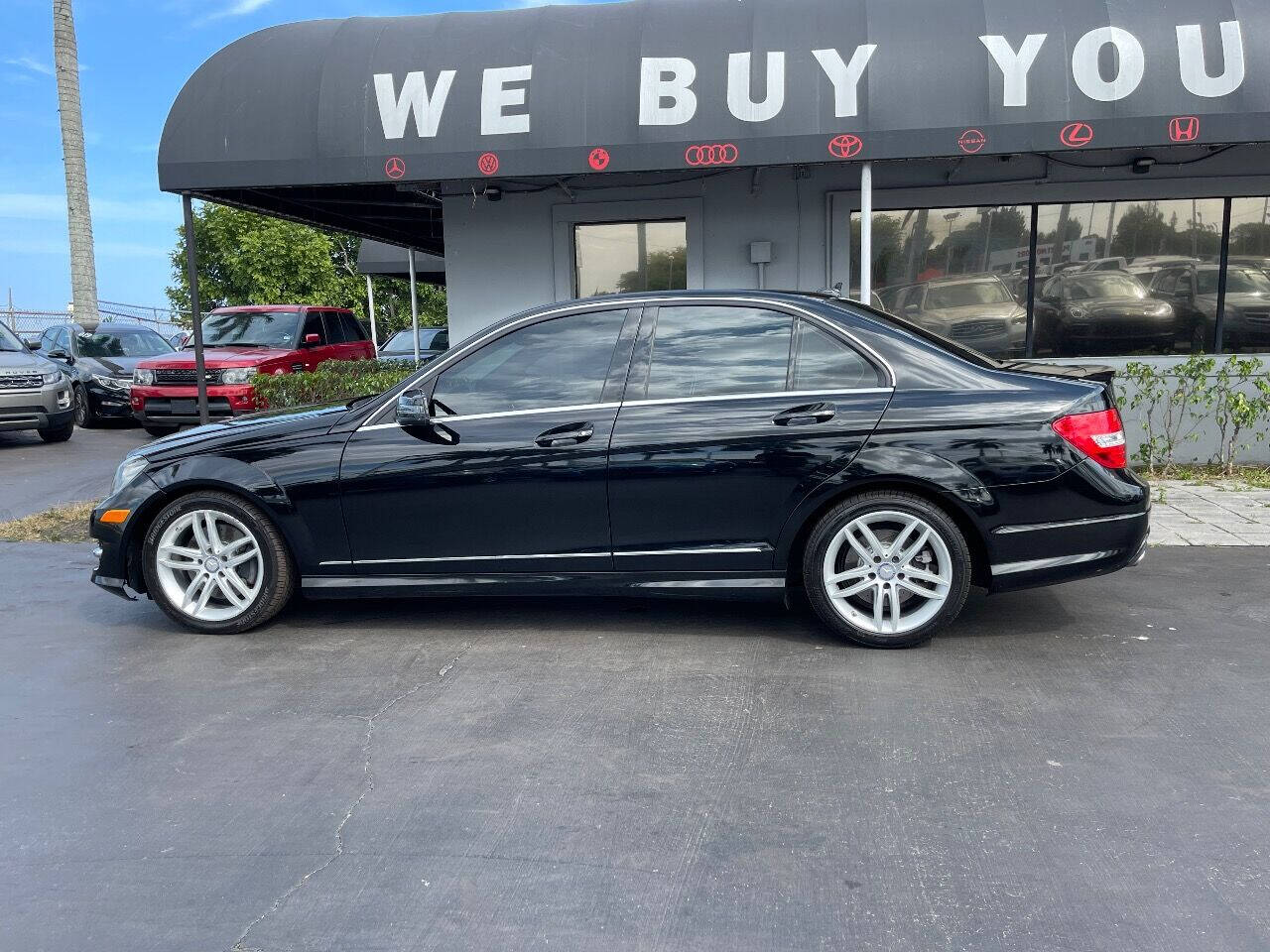 2014 Mercedes-Benz C-Class Sedan - $16,900