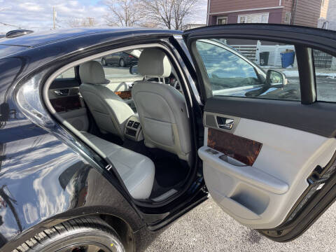 2009 Jaguar XF Premium Luxury