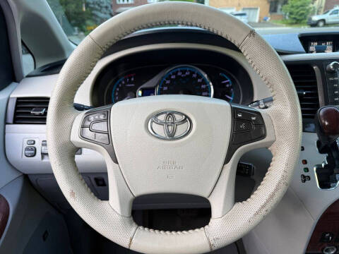 2014 Toyota Sienna