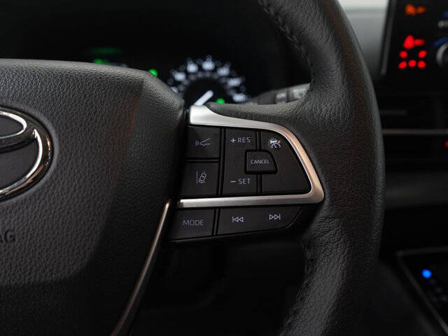 2024 Toyota Sienna XLE 7-Passenger