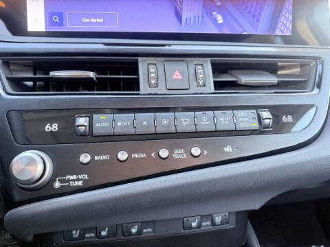 2025 Lexus ES 300h F SPORT Design