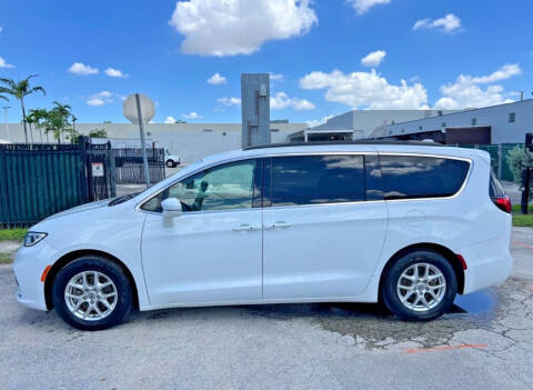 2022 Chrysler Pacifica Touring L