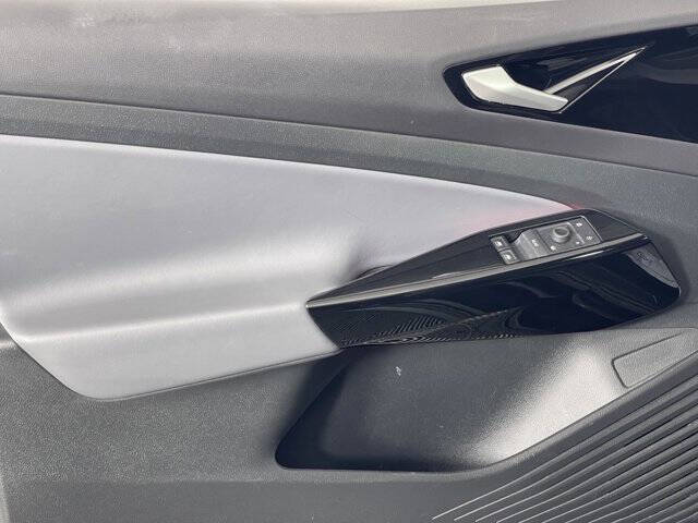 2022 Volkswagen ID.4 Pro