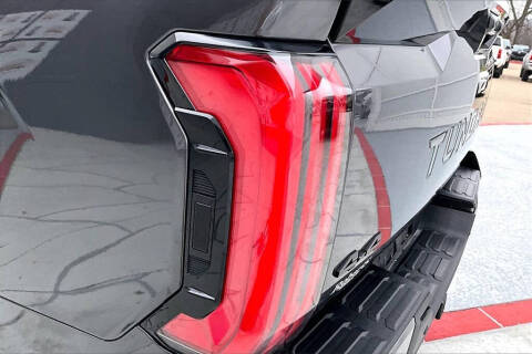 2023 Toyota Tundra Platinum HV