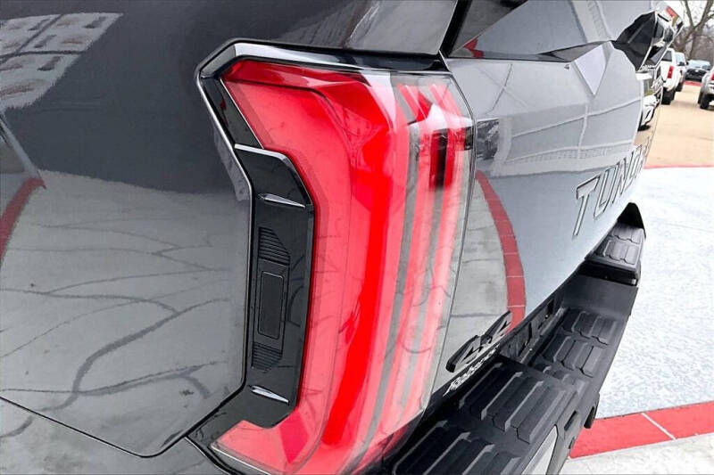 2023 Toyota Tundra Platinum HV