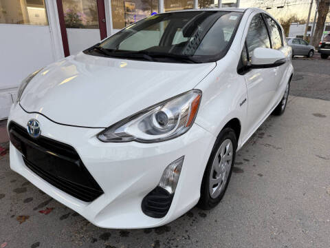 2016 Toyota Prius c Three