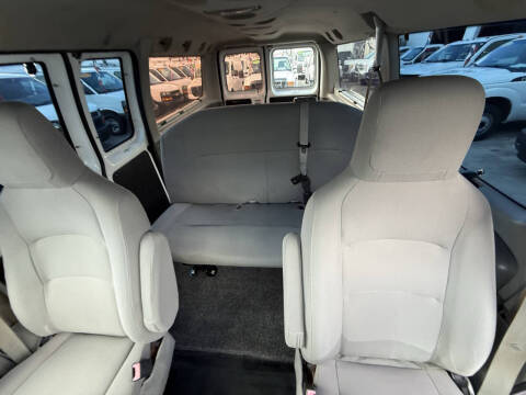 2012 Ford E-350