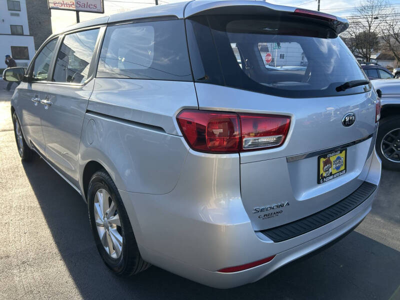 2018 Kia Sedona L