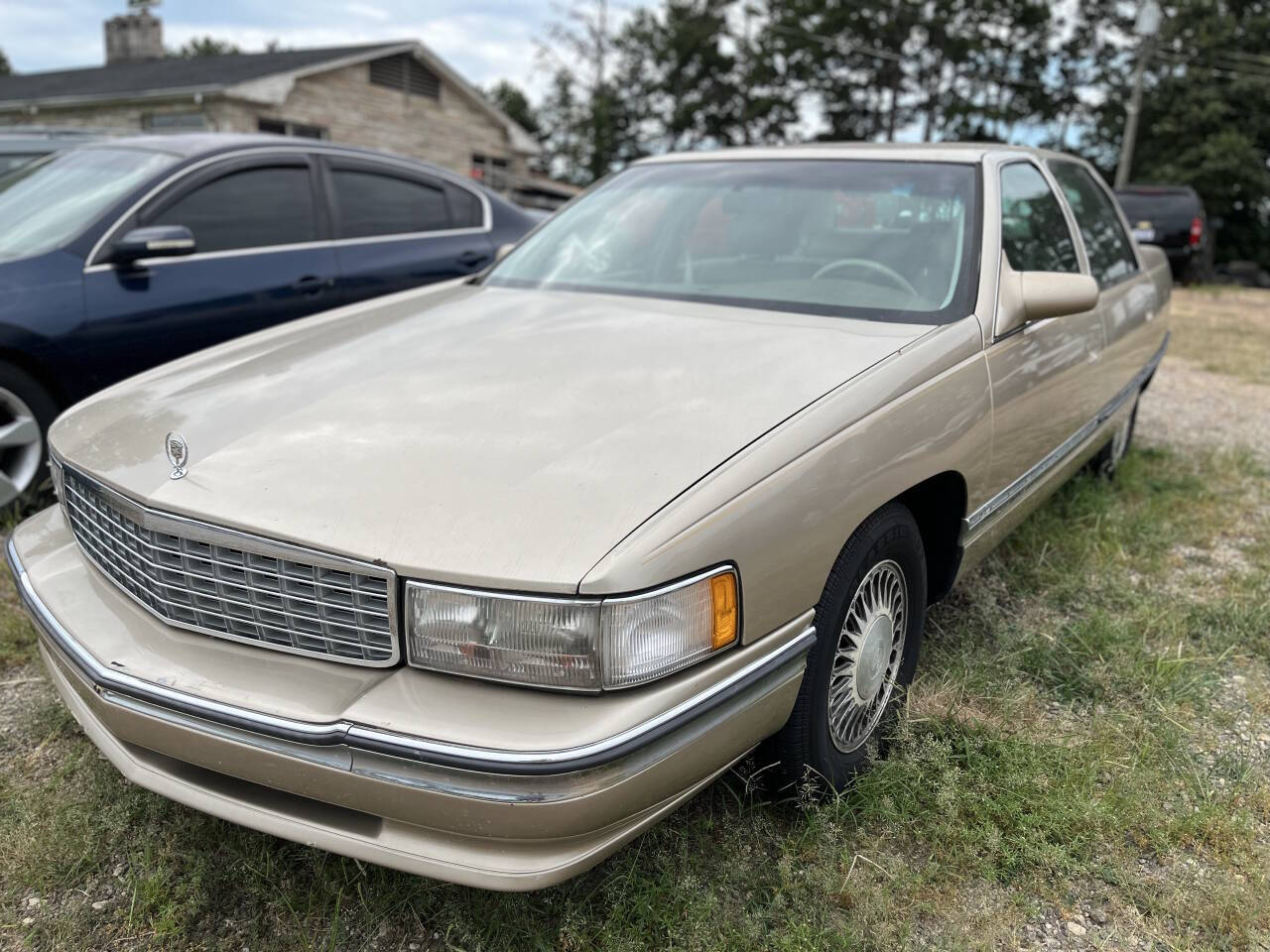 Black 1995 Cadillac DeVille Base 4dr Sedan 11