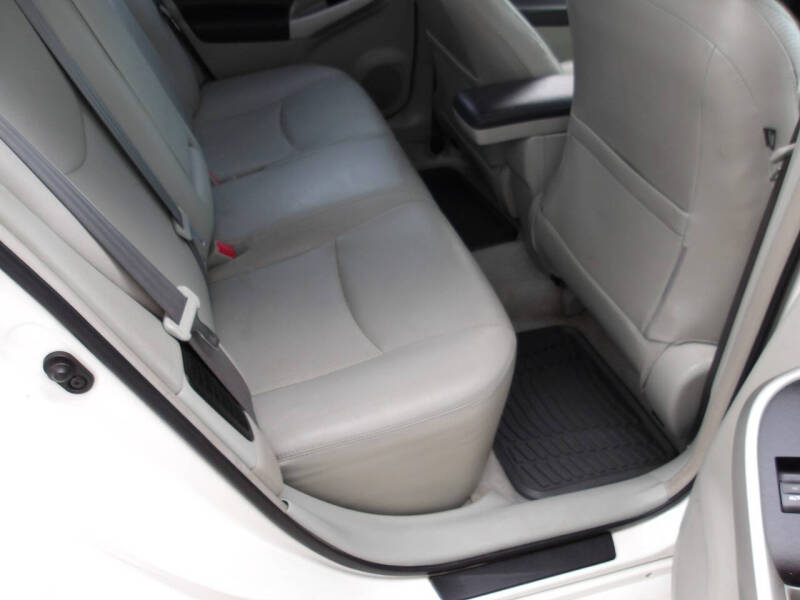 2010 Toyota Prius III
