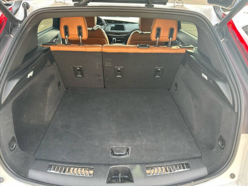 2022 Cadillac XT4 Premium Luxury