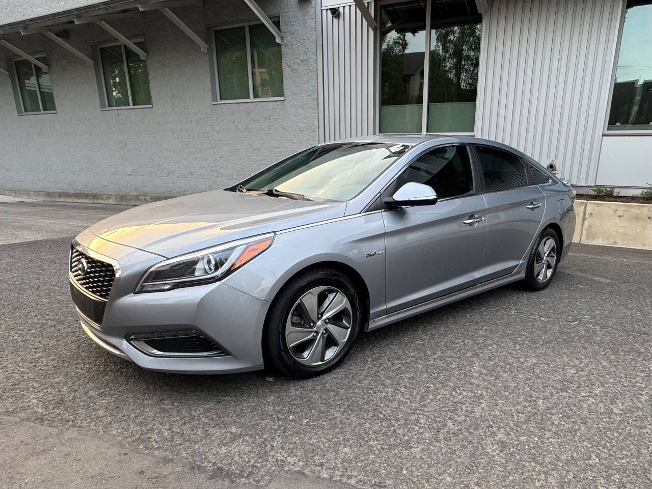 2016 Hyundai SONATA Hybrid for sale at Worldwide Auto in Portland, OR