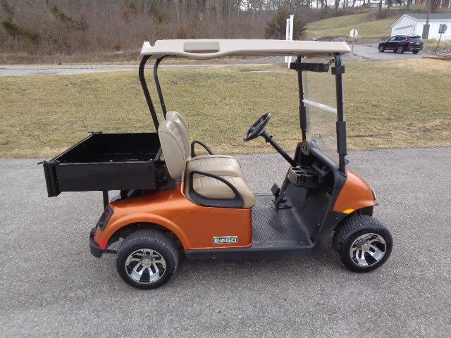 2017 E-Z-GO RXV