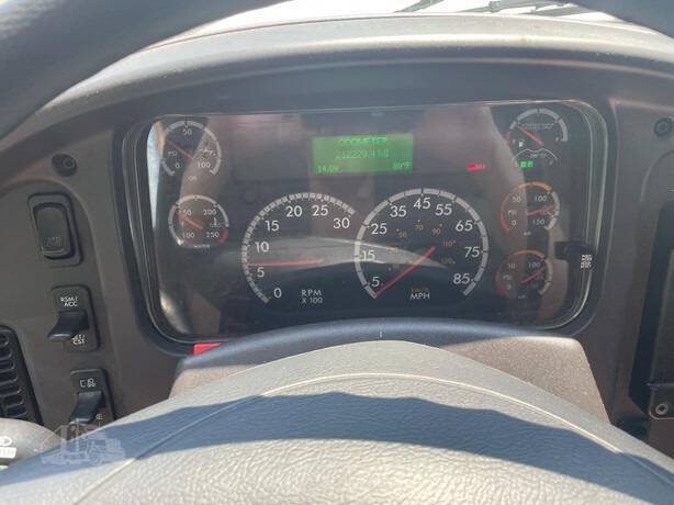 2017 Freightliner Business class M2