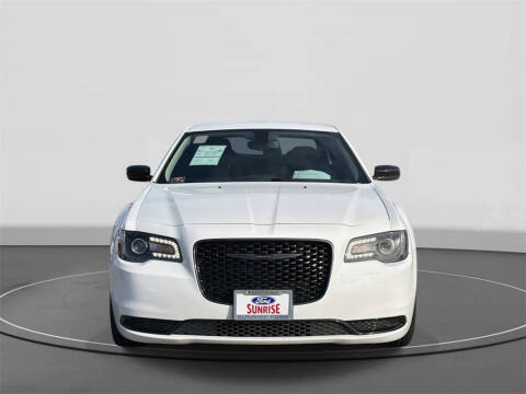 2022 Chrysler 300 Touring