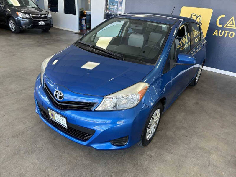 2012 Toyota Yaris 5-Door LE